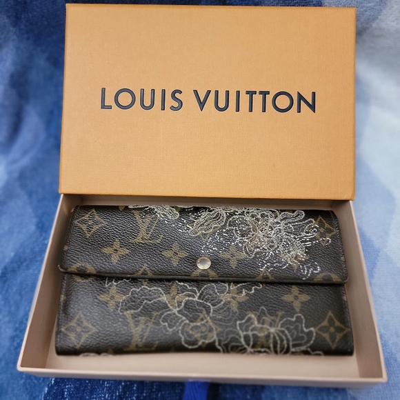 Louis Vuitton Sarah Limited Edition Monogram Dentelle Brown Wallet with box - Picture 5 of 15